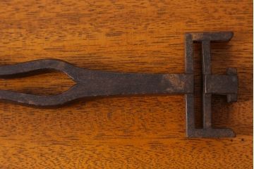 アンティーク雑貨　和製アンティーク　明治期の古い蔵戸の鉤(鍵)