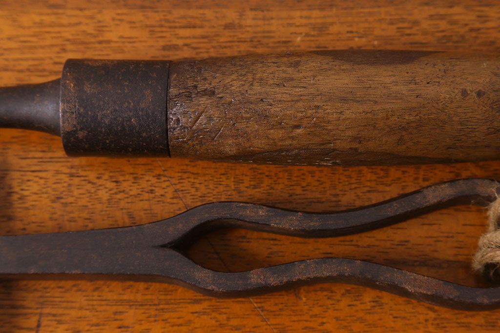 アンティーク雑貨　和製アンティーク　明治期の古い蔵戸の鉤(鍵)