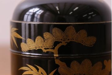 アンティーク雑貨　明治期　松竹梅鶴亀図　木製重香合・蒔絵(小物収納箱、茶道具)