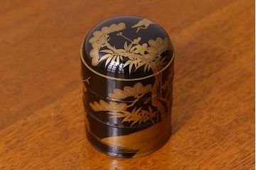 アンティーク雑貨　明治期　松竹梅鶴亀図　木製重香合・蒔絵(小物収納箱、茶道具)