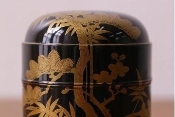 アンティーク雑貨　明治期　松竹梅鶴亀図　木製重香合・蒔絵(小物収納箱、茶道具)