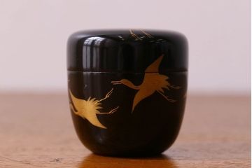 アンティーク雑貨　明治大正期　鶴蒔絵　木製棗(なつめ、茶道具)