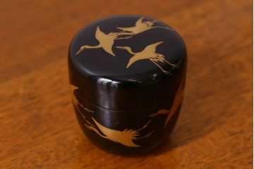 アンティーク雑貨　明治大正期　鶴蒔絵　木製棗(なつめ、茶道具)