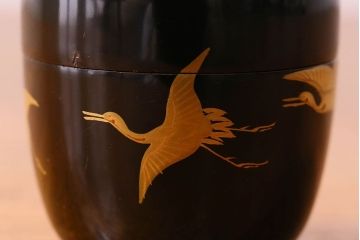 アンティーク雑貨　明治大正期　鶴蒔絵　木製棗(なつめ、茶道具)