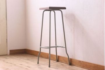 アンティーク雑貨　ペイント家具　木の質感がオリーブグリーンカラーに良く合う花台(飾り台、飾り棚、サイドテーブル)