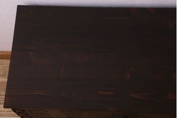 アンティーク家具　和製アンティーク　鉄脚付き　観音開き戸　シックな色合いの箪笥ローチェスト(引き出し、テレビ台)