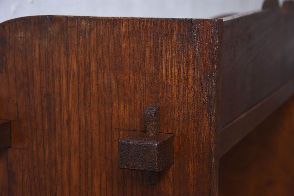 アンティーク家具　和製アンティーク　古い栓材の質感が味のあるブックシェルフ(本棚、飾り棚、ディスプレイラック、 ウッドシェルフ)