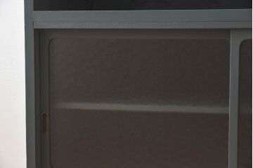 ペイント家具　シックな色合いが素敵な脚付き収納棚(戸棚、食器棚)