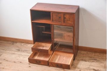 アンティーク家具　和製アンティーク　上手物!三方ケヤキ材の上質な茶箪笥(収納棚、茶棚、戸棚)