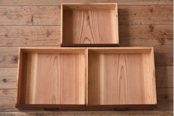 アンティーク家具　和製アンティーク　上手物!三方ケヤキ材の上質な茶箪笥(収納棚、茶棚、戸棚)