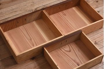 アンティーク家具　和製アンティーク　上手物!三方ケヤキ材の上質な茶箪笥(収納棚、茶棚、戸棚)