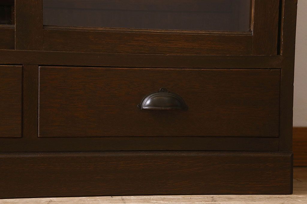 アンティーク家具　和製アンティーク　和モダンな雰囲気漂う大振りなブックケース(本箱、収納棚、戸棚、食器棚)