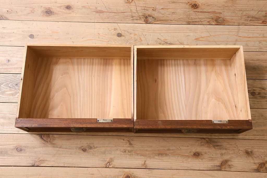 アンティーク家具　大正ロマン　前面栗材　上品なデザインのアンティークブックケース(本箱、収納棚、戸棚、食器棚)