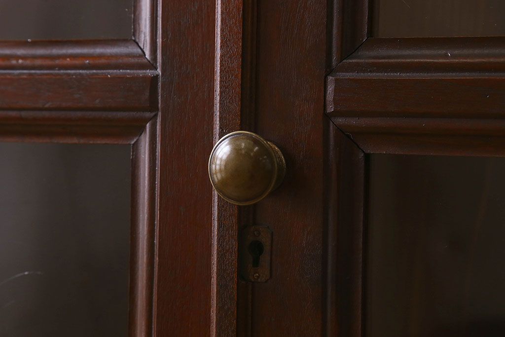 アンティーク家具　大正ロマン　前面栗材　上品なデザインのアンティークブックケース(本箱、収納棚、戸棚、食器棚)