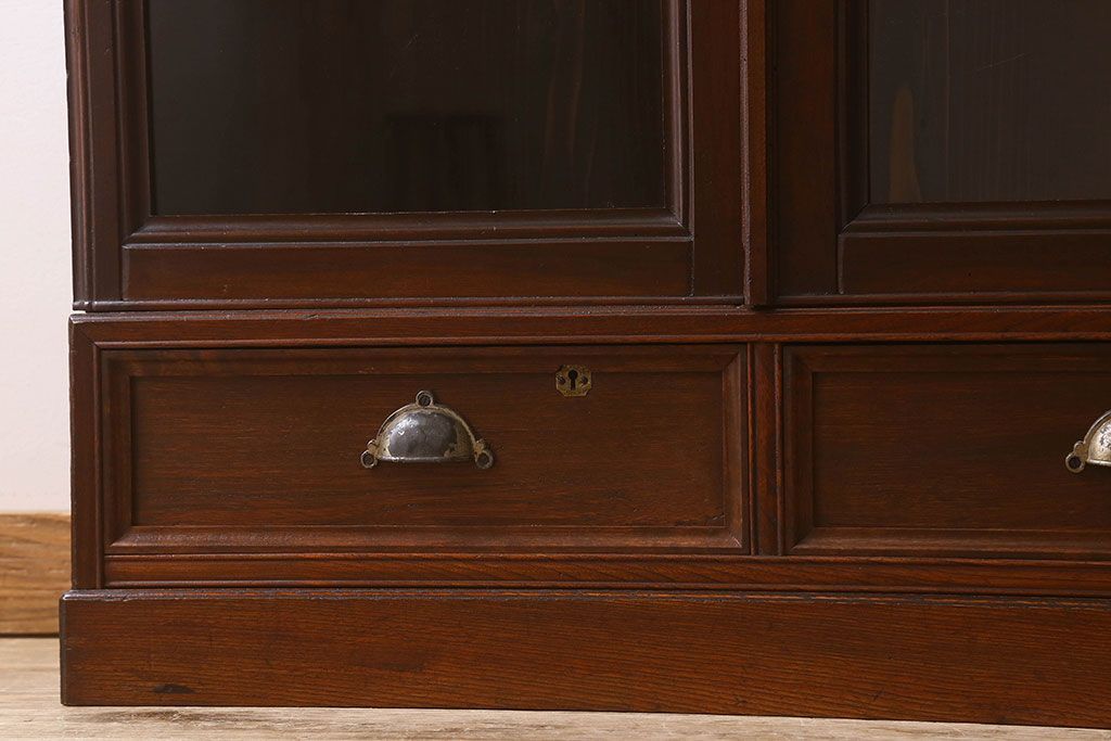 アンティーク家具　大正ロマン　前面栗材　上品なデザインのアンティークブックケース(本箱、収納棚、戸棚、食器棚)