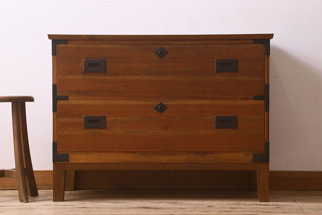 アンティーク家具　和製アンティーク　脚付き!明るい木の色合いが素敵なローチェスト(ローボード、引き出し、テレビ台)