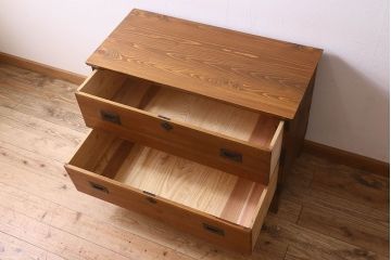 アンティーク家具　和製アンティーク　脚付き!明るい木の色合いが素敵なローチェスト(ローボード、引き出し、テレビ台)