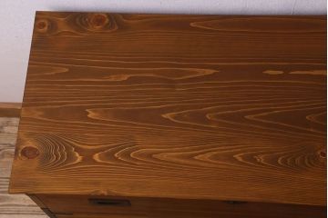 アンティーク家具　和製アンティーク　脚付き!明るい木の色合いが素敵なローチェスト(ローボード、引き出し、テレビ台)