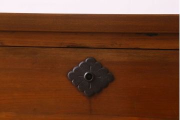 アンティーク家具　和製アンティーク　脚付き!明るい木の色合いが素敵なローチェスト(ローボード、引き出し、テレビ台)