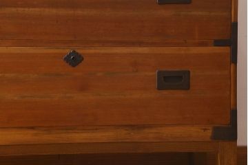 アンティーク家具　和製アンティーク　脚付き!明るい木の色合いが素敵なローチェスト(ローボード、引き出し、テレビ台)