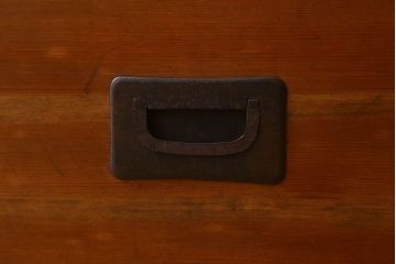 アンティーク家具　和製アンティーク　脚付き!明るい木の色合いが素敵なローチェスト(ローボード、引き出し、テレビ台)