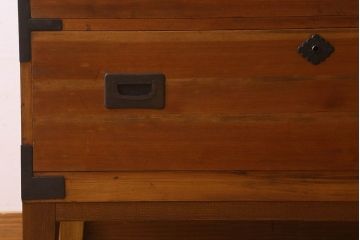 アンティーク家具　和製アンティーク　脚付き!明るい木の色合いが素敵なローチェスト(ローボード、引き出し、テレビ台)