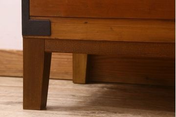 アンティーク家具　和製アンティーク　脚付き!明るい木の色合いが素敵なローチェスト(ローボード、引き出し、テレビ台)