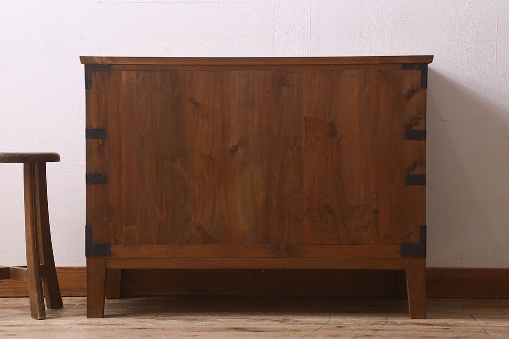 アンティーク家具　和製アンティーク　脚付き!明るい木の色合いが素敵なローチェスト(ローボード、引き出し、テレビ台)