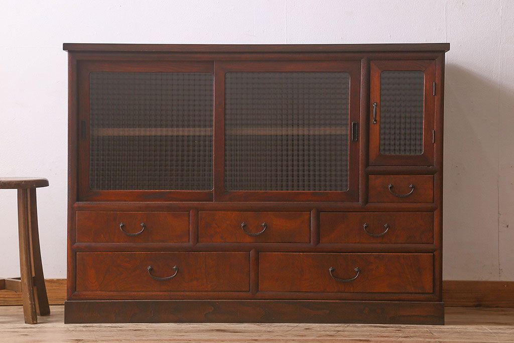 アンティーク家具　和製アンティーク　チェッカーガラス入り!6杯の引き出し付き戸棚(収納棚、食器棚)