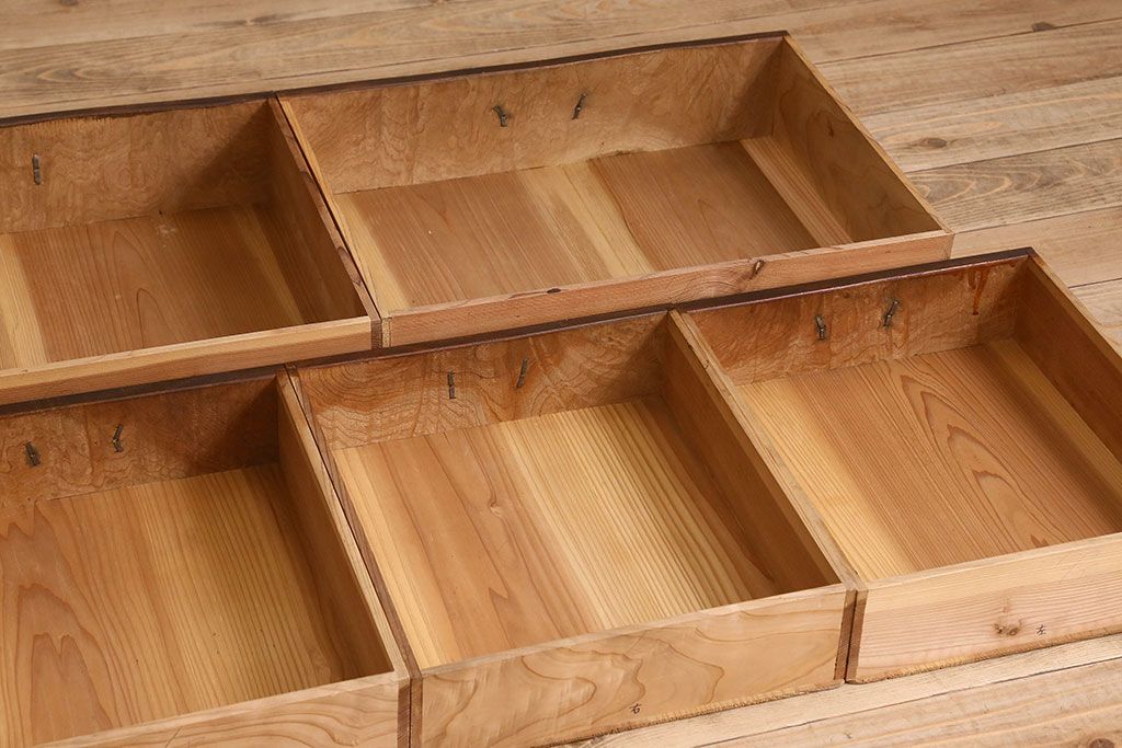 アンティーク家具　和製アンティーク　チェッカーガラス入り!6杯の引き出し付き戸棚(収納棚、食器棚)