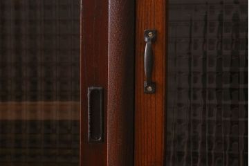 アンティーク家具　和製アンティーク　チェッカーガラス入り!6杯の引き出し付き戸棚(収納棚、食器棚)