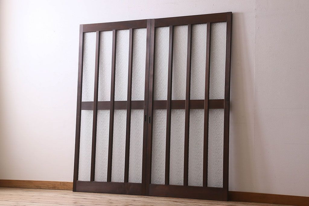 和製アンティーク　モダンな雰囲気漂う　ダイヤガラスが施されたヒノキ材のガラス戸2枚セット(引き戸)