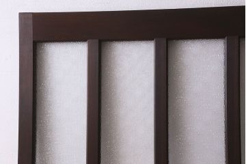 和製アンティーク　モダンな雰囲気漂う　ダイヤガラスが施されたヒノキ材のガラス戸2枚セット(引き戸)