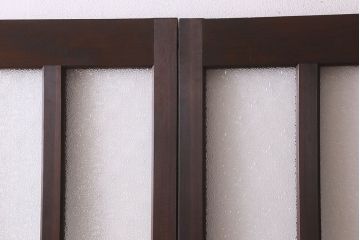 和製アンティーク　モダンな雰囲気漂う　ダイヤガラスが施されたヒノキ材のガラス戸2枚セット(引き戸)