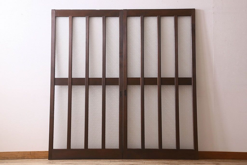 和製アンティーク　モダンな雰囲気漂う　ダイヤガラスが施されたヒノキ材のガラス戸2枚セット(引き戸)