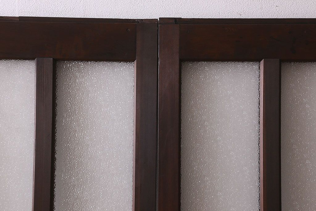 和製アンティーク　モダンな雰囲気漂う　ダイヤガラスが施されたヒノキ材のガラス戸2枚セット(引き戸)