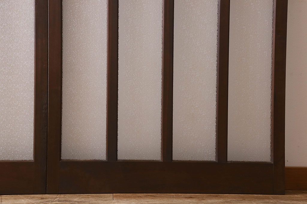 和製アンティーク　モダンな雰囲気漂う　ダイヤガラスが施されたヒノキ材のガラス戸2枚セット(引き戸)