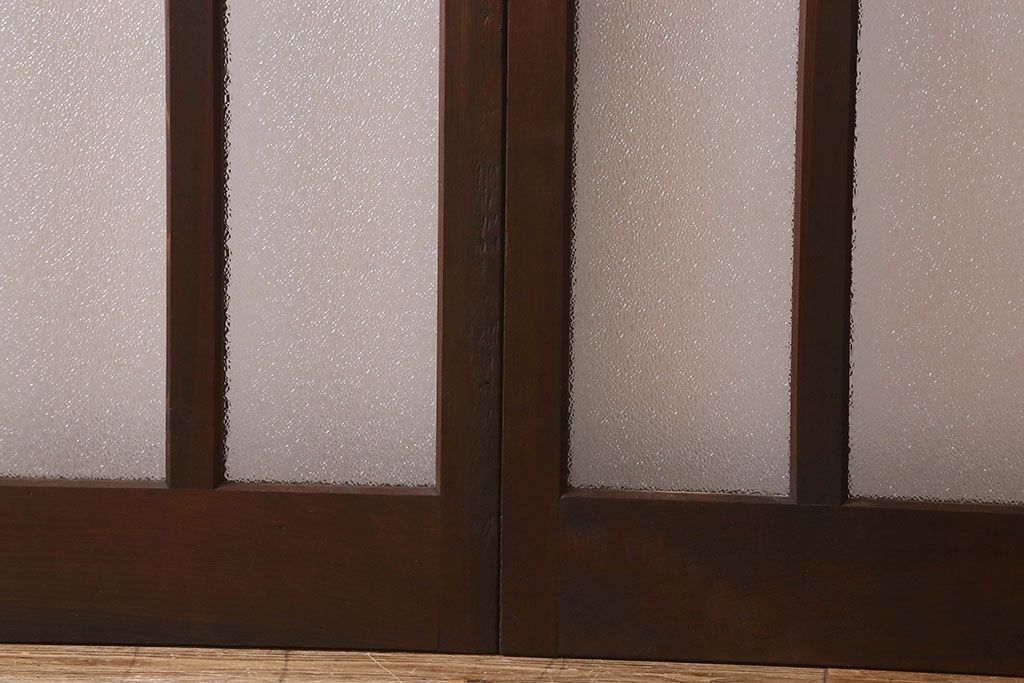 和製アンティーク　モダンな雰囲気漂う　ダイヤガラスが施されたヒノキ材のガラス戸2枚セット(引き戸)