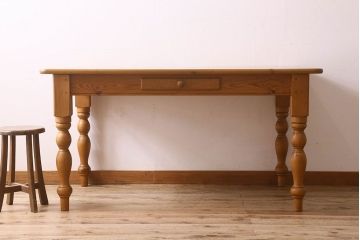 ブランド家具　中古　ペニーワイズ　引き出し付　温もりを感じるダイニングテーブル(机、リビングテーブル)