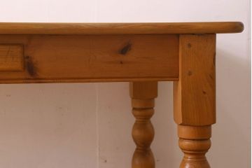 ブランド家具　中古　ペニーワイズ　引き出し付　温もりを感じるダイニングテーブル(机、リビングテーブル)