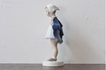 アンティーク雑貨　ビンテージ　1988年　B&G(ビング オー グレンダール)　コペンハーゲン　少女人形(フィギュリン、置物)