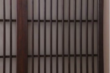 昭和期　すりガラス入り!縦桟が魅力的な格子戸(引き戸、ガラス戸)2枚セット(1)