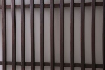 昭和期　すりガラス入り!縦桟が魅力的な格子戸(引き戸、ガラス戸)2枚セット(1)