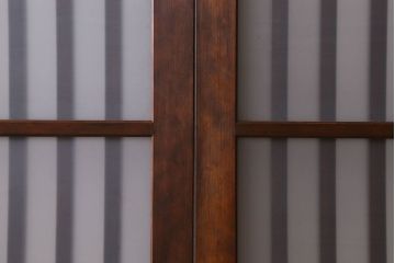 昭和期　すりガラス入り!縦桟が魅力的な格子戸(引き戸、ガラス戸)2枚セット(1)