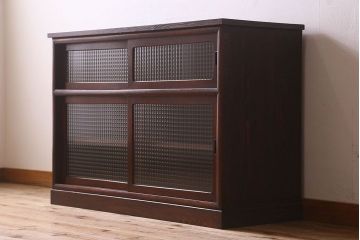 レトロ家具　和製アンティーク　栗材　欅材　チェッカーガラス入り　レトロで実用的な収納棚(戸棚、食器棚、本箱)