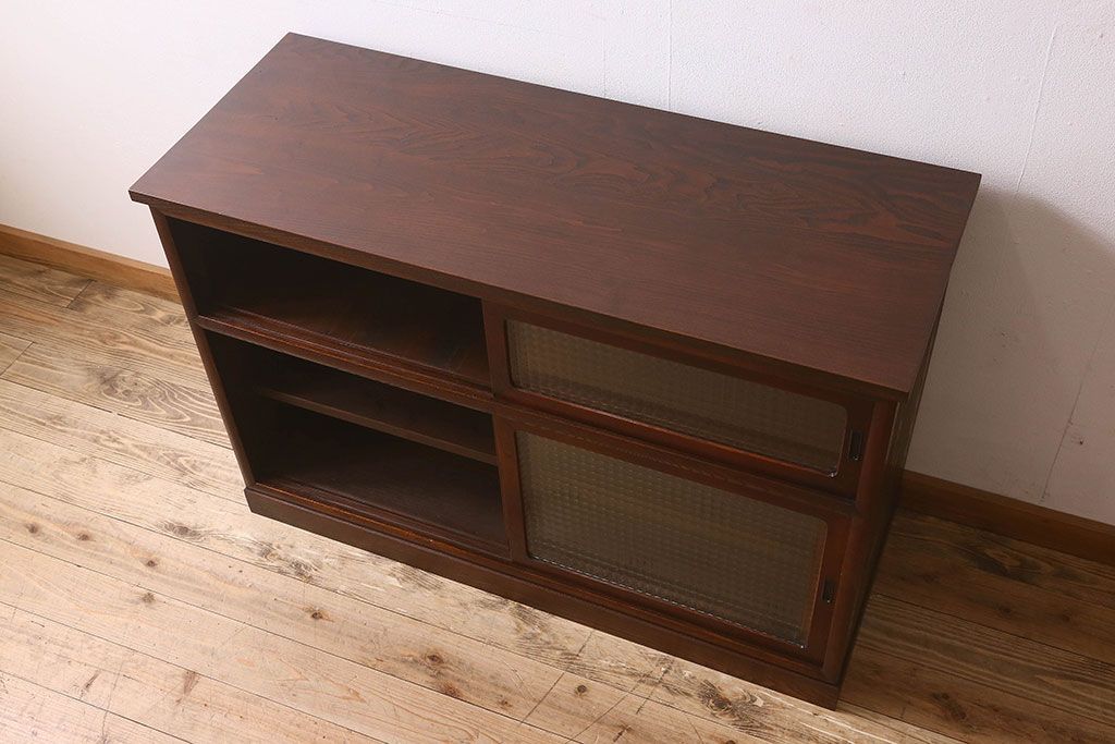 レトロ家具　和製アンティーク　栗材　欅材　チェッカーガラス入り　レトロで実用的な収納棚(戸棚、食器棚、本箱)