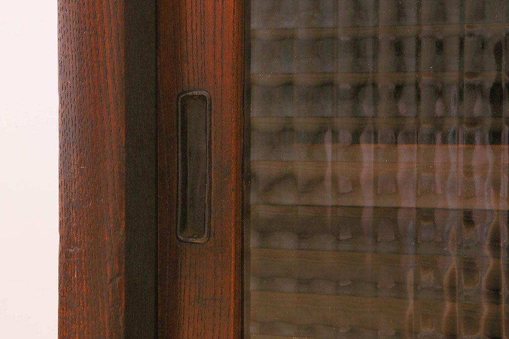 レトロ家具　和製アンティーク　栗材　欅材　チェッカーガラス入り　レトロで実用的な収納棚(戸棚、食器棚、本箱)