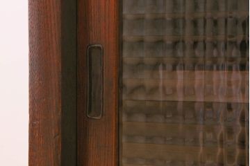 レトロ家具　和製アンティーク　栗材　欅材　チェッカーガラス入り　レトロで実用的な収納棚(戸棚、食器棚、本箱)