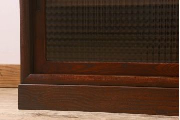 レトロ家具　和製アンティーク　栗材　欅材　チェッカーガラス入り　レトロで実用的な収納棚(戸棚、食器棚、本箱)