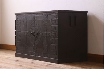 アンティーク家具　和製アンティーク　台輪付き!観音開き時代箪笥ローボード(ローチェスト、引き出し、衣装箪笥、テレビ台)